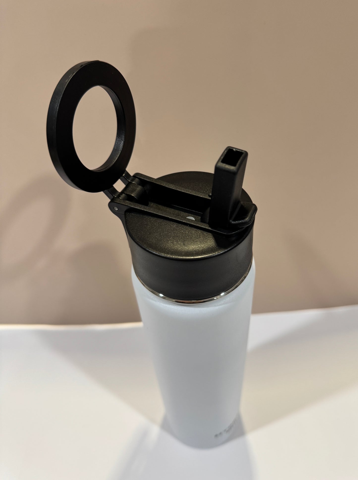 Hydration Buddy 24oz with Unique Magnetic Phone handle - 8 colors
